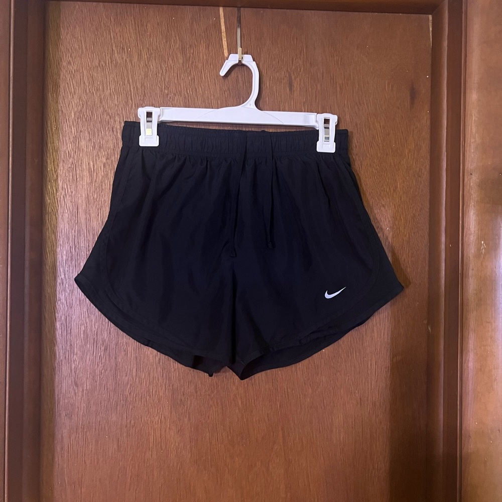Nike Black Athletic Shorts Lightweight Relaxed Fit